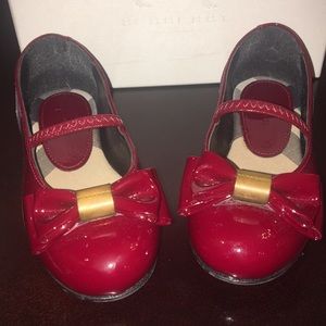 Burberry Toddler girl patent leather shoes size 26